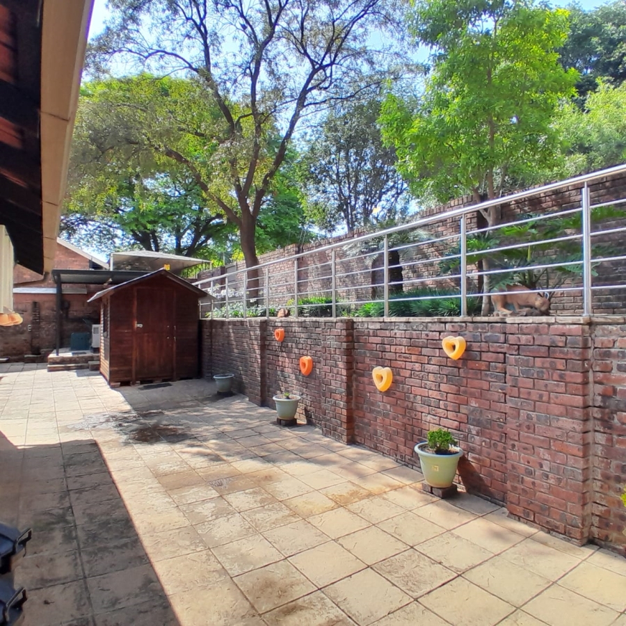 3 Bedroom Property for Sale in Safari Gardens North West